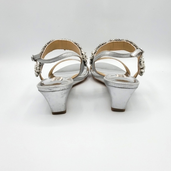 Badgley Mischka Larisa wedges, Silver, NIB - Picture 6 of 9